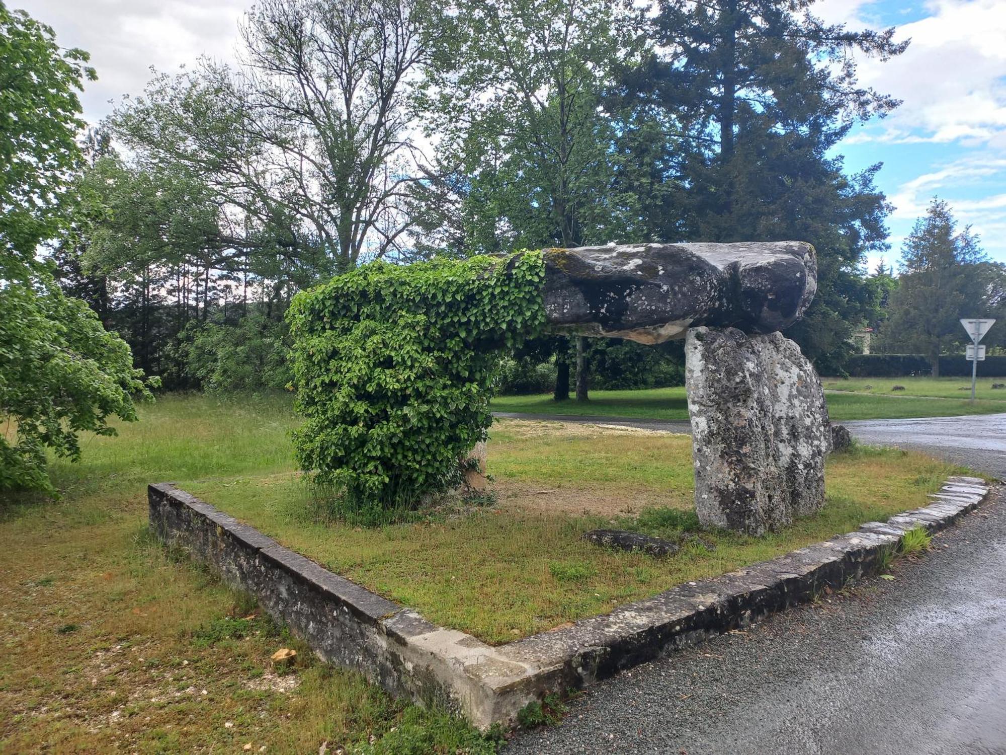Au Dolmen Bed & Breakfast Brantome Exterior photo